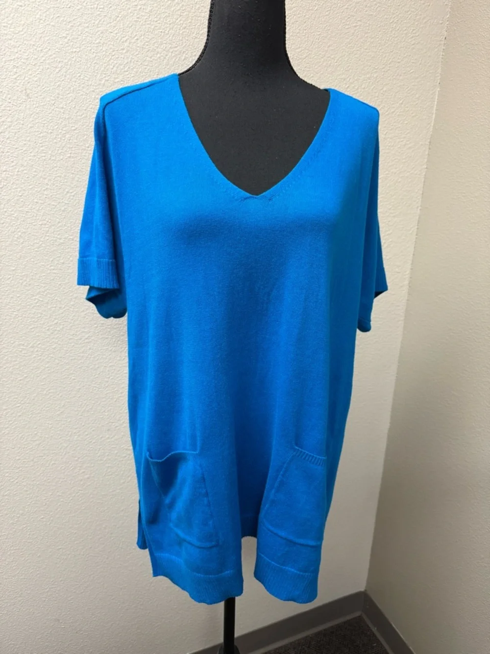 Chico's Teal V Neck Knit Top Short Sleeve Tunic Pockets Size 2 Soft Chic - Picture 2 of 11